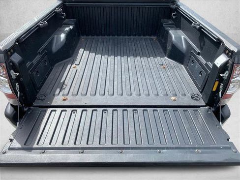 Used 2013 Toyota Tacoma 4x4 Double Cab w/ SR5 Pkg image 6