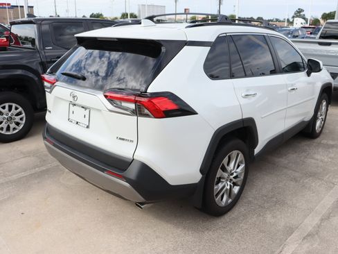 Used 2025 Toyota RAV4 Limited image 11