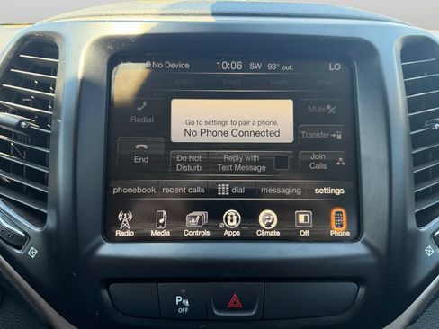 Used 2017 Jeep Cherokee Limited AWD/4WD image 25