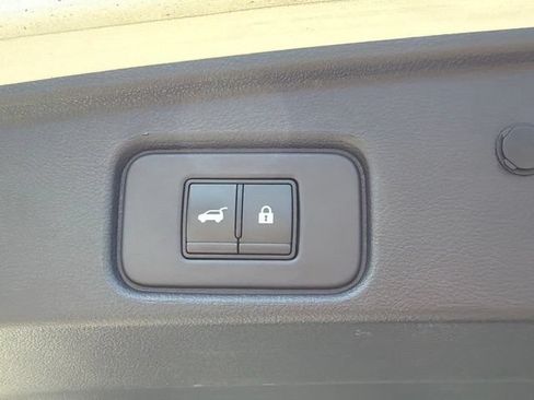 Certified 2023 Nissan Pathfinder SL w/ SL Premium Package AWD/4WD image 15
