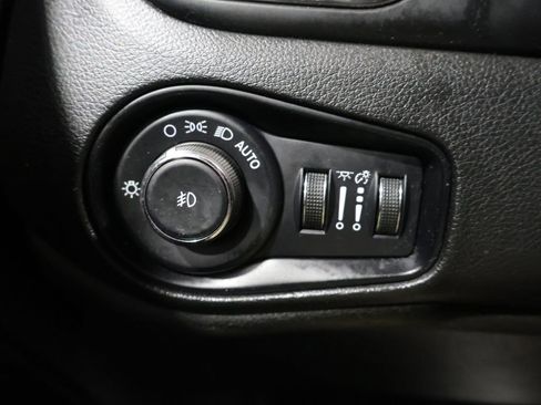 Used 2022 Jeep Renegade Altitude image 14