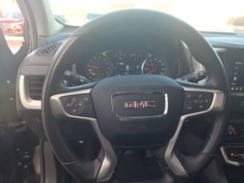 Used 2022 GMC Terrain SLE w/ Driver Convenience Package image 18