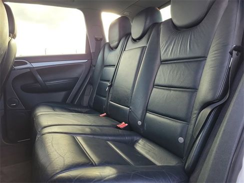 Used 2006 Porsche Cayenne S image 9