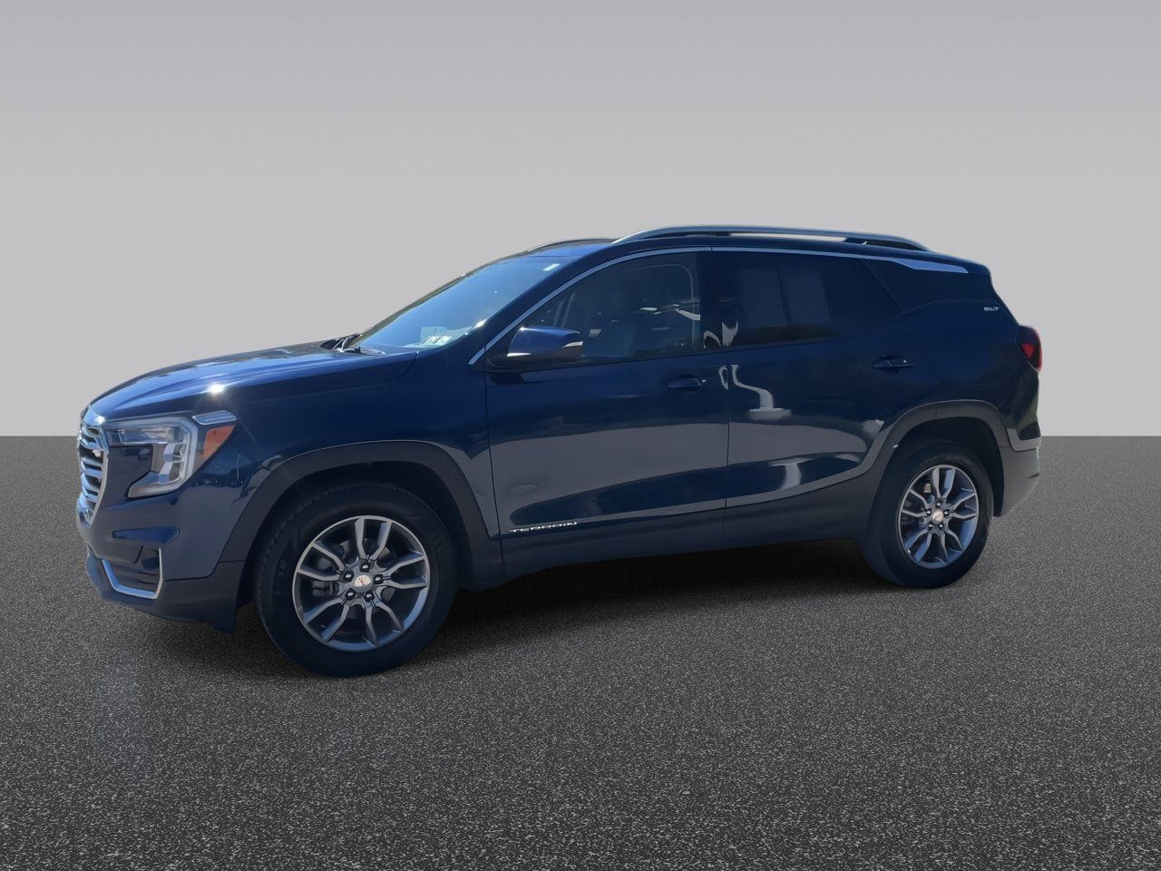 Used 2022 GMC Terrain SLT w/ Tech Package AWD/4WD image 5