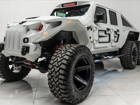 Used 2025 Jeep Gladiator Sport image 6