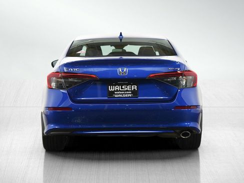 Used 2023 Honda Civic Sport image 4