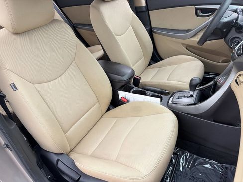 Used 2013 Hyundai Elantra GLS w/ Preferred Pkg FWD image 10