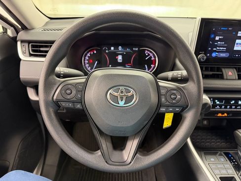 Used 2024 Toyota RAV4 LE AWD/4WD image 22
