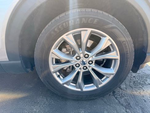 Used 2020 Ford Explorer Limited image 5