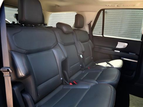 Used 2025 Ford Expedition Active AWD/4WD image 13