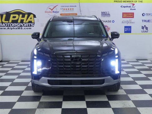 Used 2023 Hyundai Palisade Limited AWD/4WD image 2