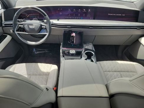 Certified 2025 Cadillac Escalade IQ Sport 1 AWD/4WD image 15