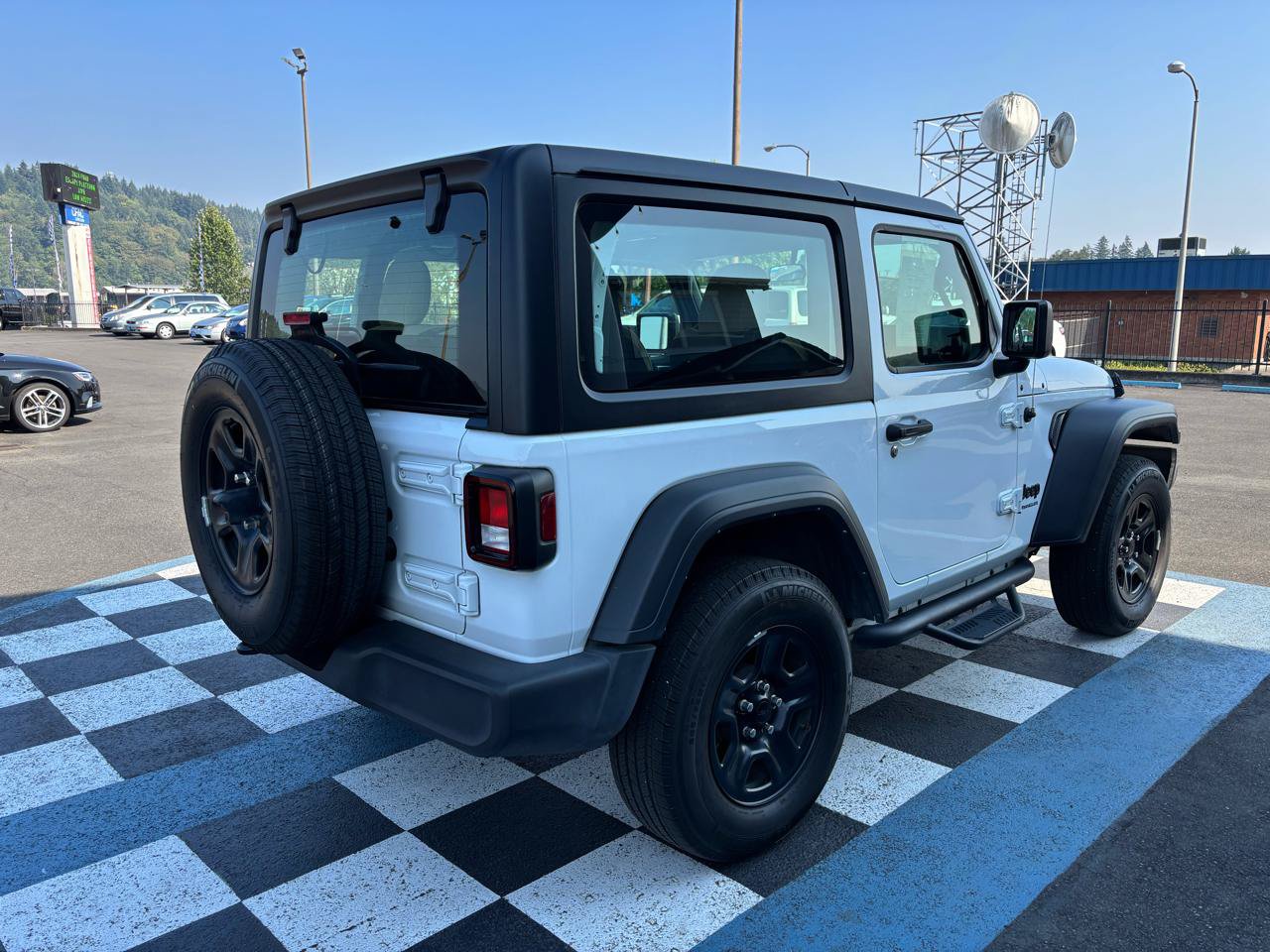 Used 2022 Jeep Wrangler Sport AWD/4WD image 5