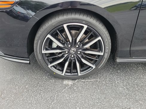 Used 2024 Honda Accord Touring image 5
