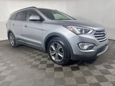 Used 2016 Hyundai Santa Fe SE image 1