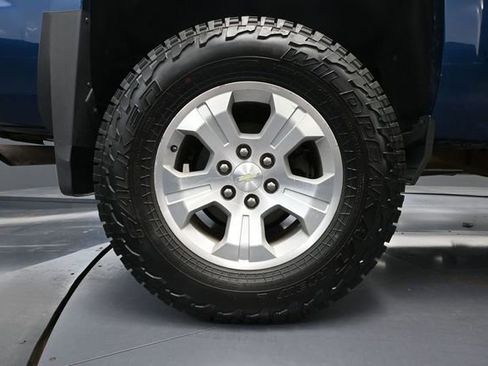 Used 2017 Chevrolet Silverado 1500 LT w/ All Star Edition AWD/4WD image 16