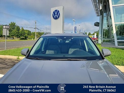 Certified 2023 Volkswagen Taos SE w/ Panoramic Sunroof Package AWD/4WD image 24