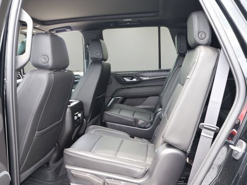 Used 2022 GMC Yukon Denali AWD/4WD image 15