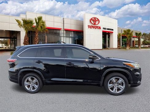Used 2015 Toyota Highlander Limited Platinum image 4