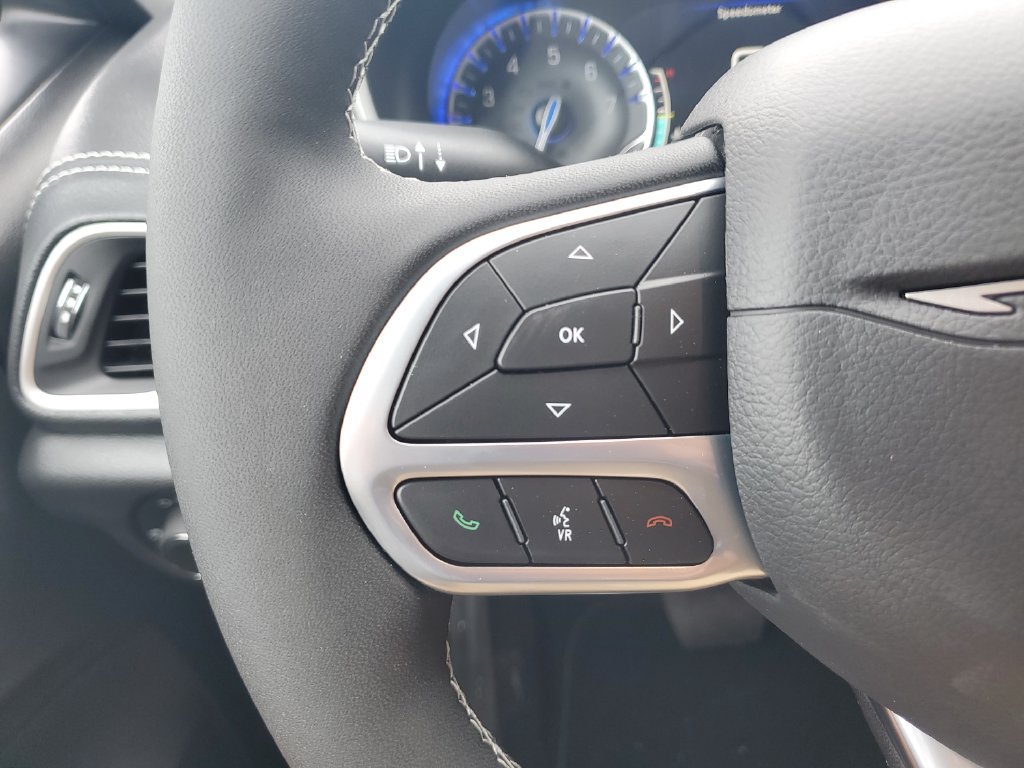 New 2027 Chrysler Pacifica Select FWD image 19