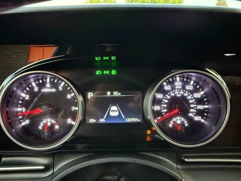 Used 2022 Kia Carnival SX FWD image 35
