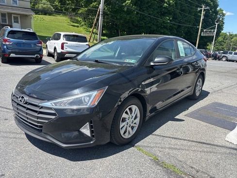 Used 2019 Hyundai Elantra SE FWD image 3