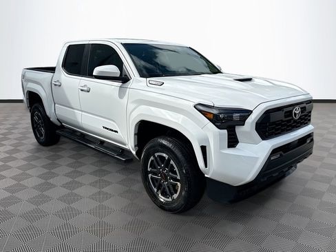 Used 2024 Toyota Tacoma TRD Sport image 4