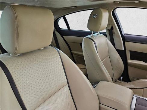 Used 2015 Jaguar XF Portfolio RWD image 25