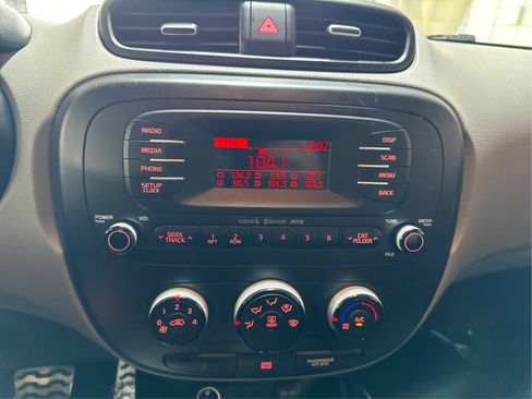 Used 2014 Kia Soul FWD image 15