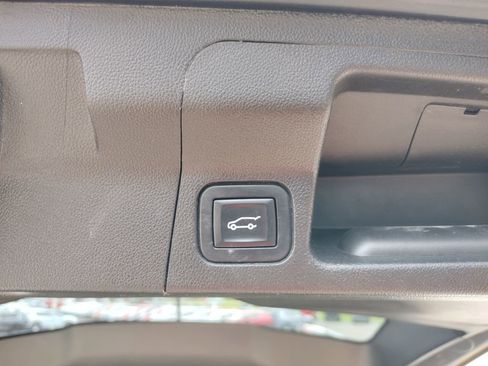 Used 2017 GMC Acadia Denali w/ Technology Package AWD/4WD image 20