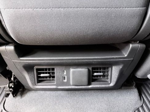 Used 2022 Chevrolet Silverado 1500 LT AWD/4WD image 22