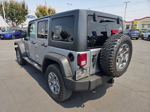 Used 2017 Jeep Wrangler Unlimited Rubicon w/ Cold Weather Group AWD/4WD image 4