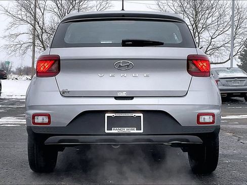 New 2026 Hyundai Venue SEL image 4