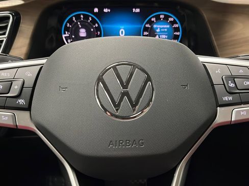 Used 2024 Volkswagen Atlas SE image 15