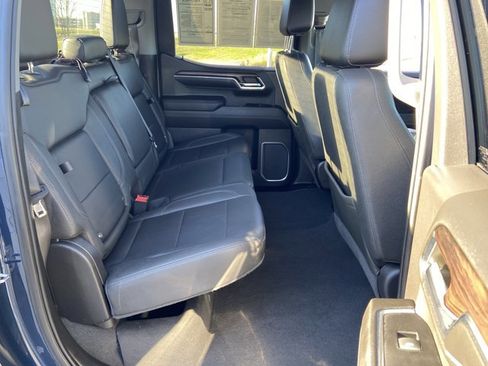 Used 2023 GMC Sierra 1500 SLT image 17