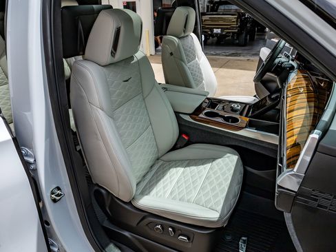 Used 2026 Cadillac Escalade Platinum Sport w/ LPO, Floor Liner Package AWD/4WD image 32