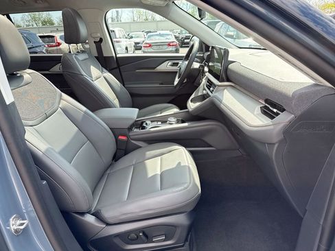 New 2026 Ford Explorer Active AWD/4WD image 23