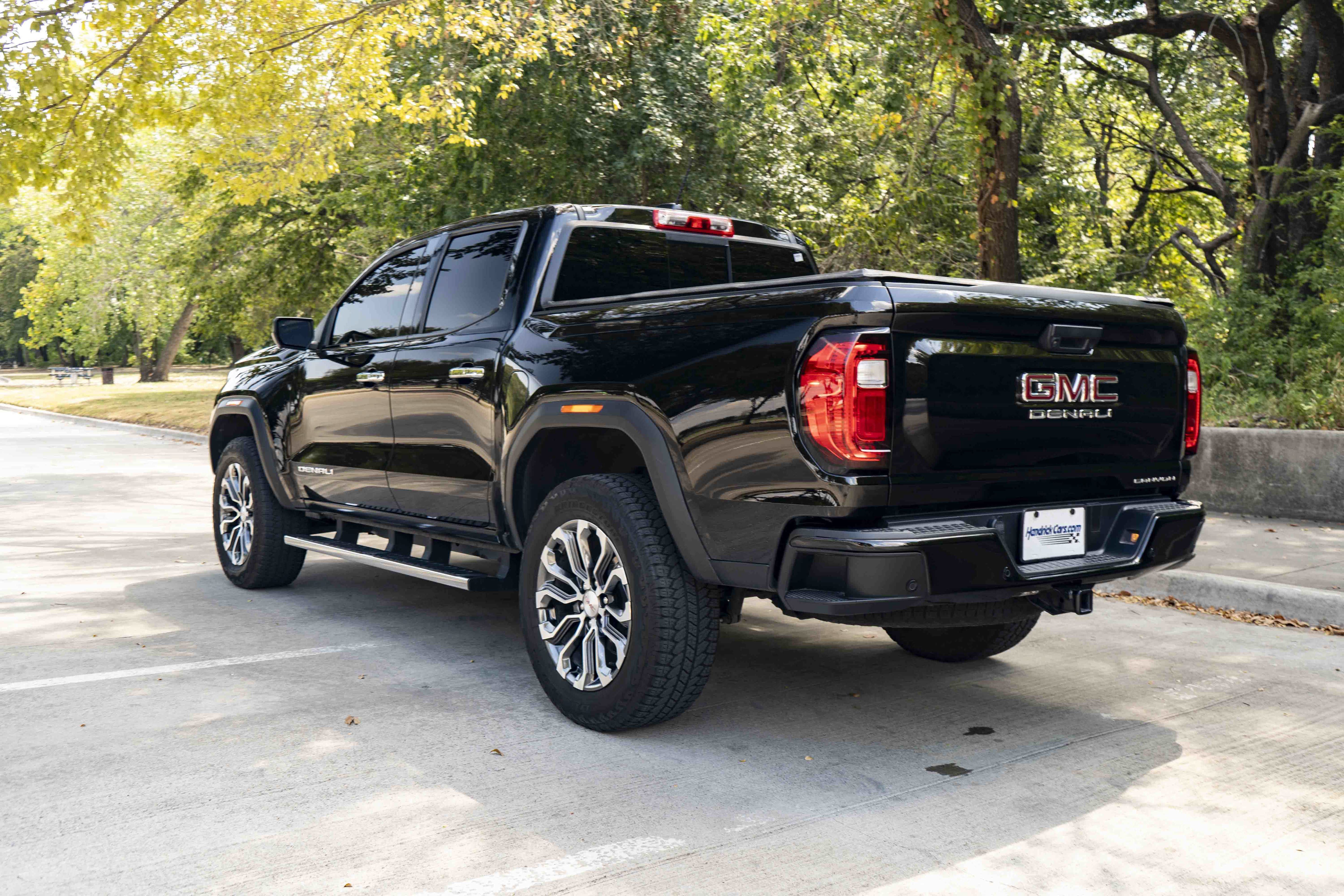 Used 2025 GMC Canyon Denali AWD/4WD image 7