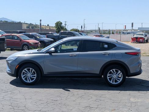 New 2025 Buick Envista Preferred image 8