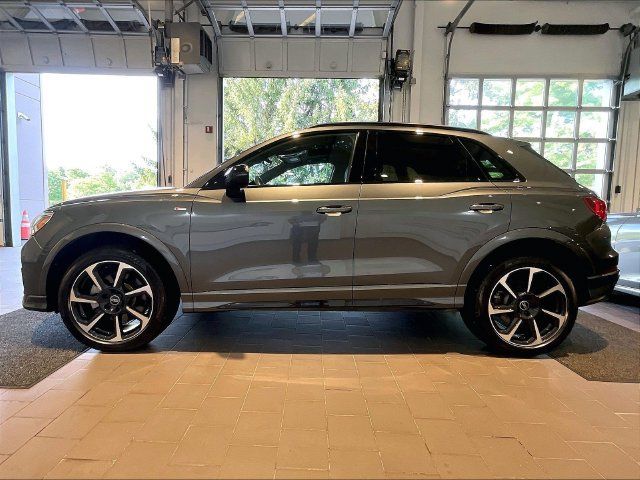 Certified 2025 Audi Q3 2.0T Premium Plus w/ Premium Plus Package AWD/4WD image 3