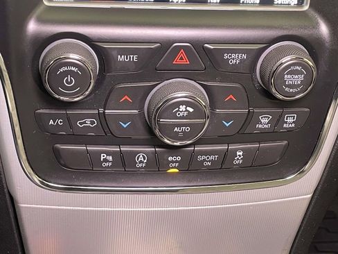 Used 2018 Jeep Grand Cherokee Limited image 34