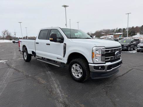 Certified 2025 Ford F250 XLT image 4