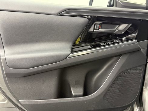 Used 2023 Toyota bZ4X Limited image 14