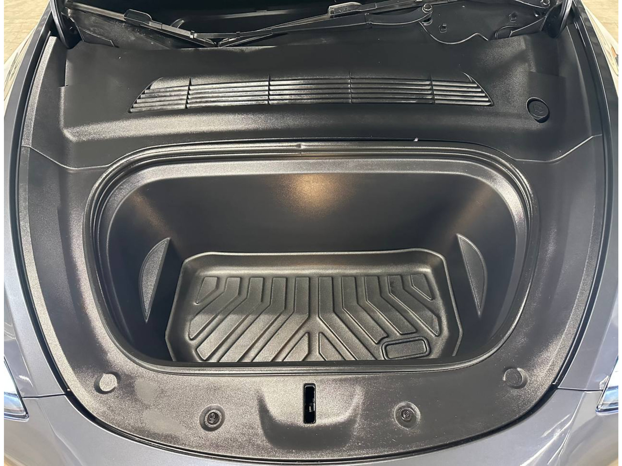 Used 2023 Tesla Model Y Long Range AWD/4WD image 4