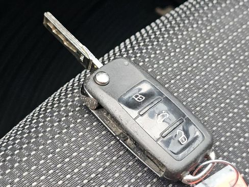 Used 2018 Volkswagen Passat 2.0T S image 31