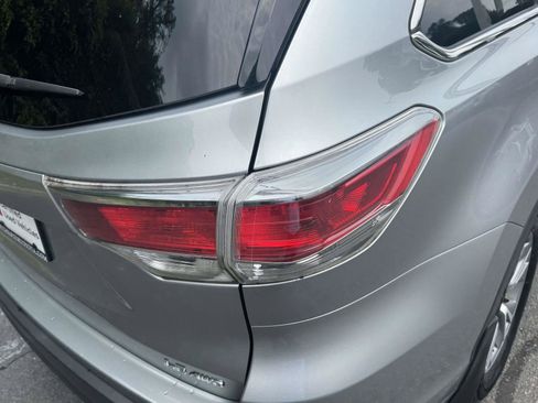Used 2016 Toyota Highlander Plus AWD/4WD image 11