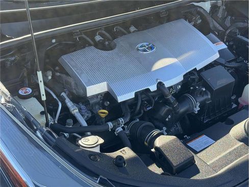 Used 2019 Toyota Prius XLE image 35
