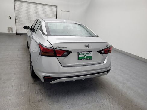 Used 2024 Nissan Altima 2.5 SV image 6