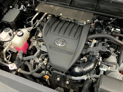 Certified 2023 Toyota Highlander XLE image 30