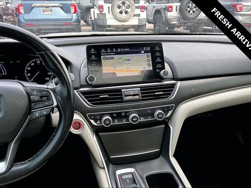 Used 2020 Honda Accord Touring image 9